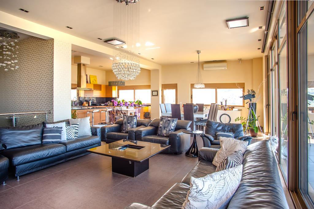 Villa Prigipessa Agia Marina Екстериор снимка